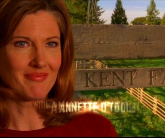 Annette Otoole As Martha Kent Wallpaper