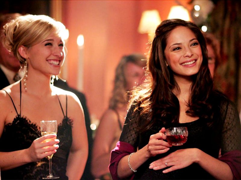 Lana And Chloe Toast Wallpaper 800x600