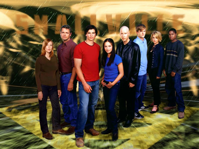 Smallville Cast Logo Background Wallpaper 800x600