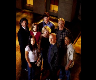 Smallville Cast Portrait Wallpaper