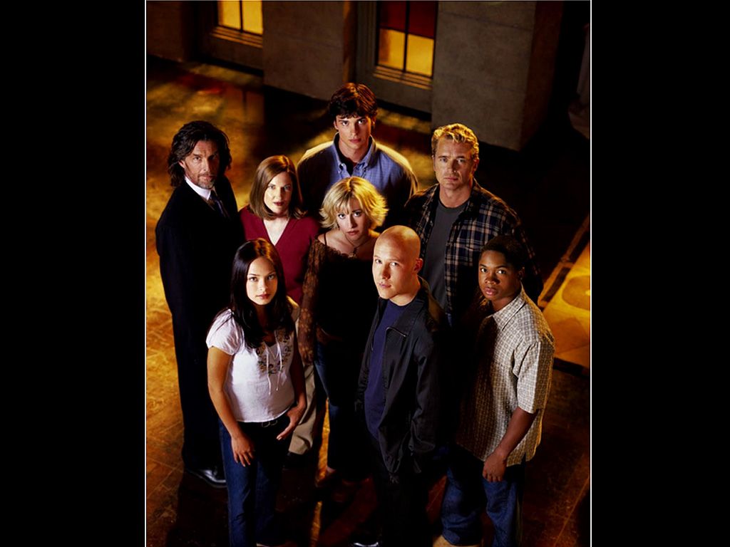 Smallville Cast Portrait Wallpaper 1024x768