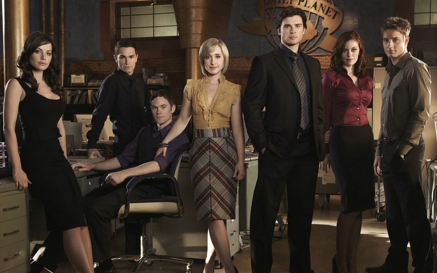 Smallville Season 8 Cast Wallpaper 1440x900